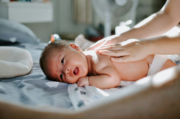 Coliche del Neonato: Cause, Rimedi e Quanto Durano Davvero