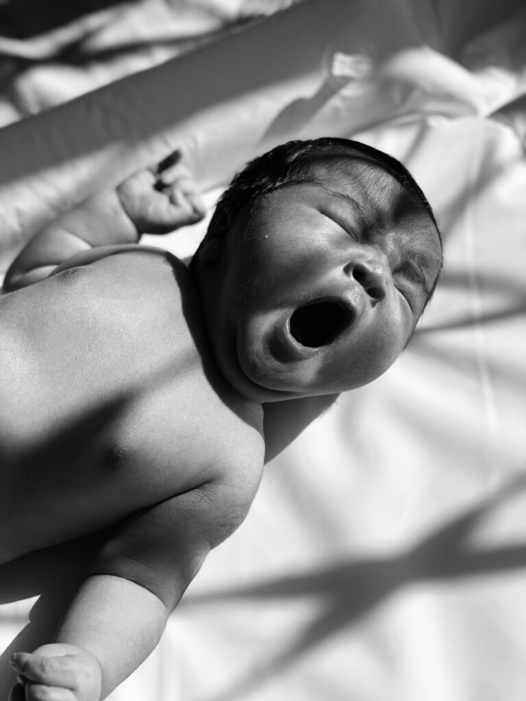 Comportamento Neonatale: I Primi Segnali da Conoscere nei Primi 30 Giorni